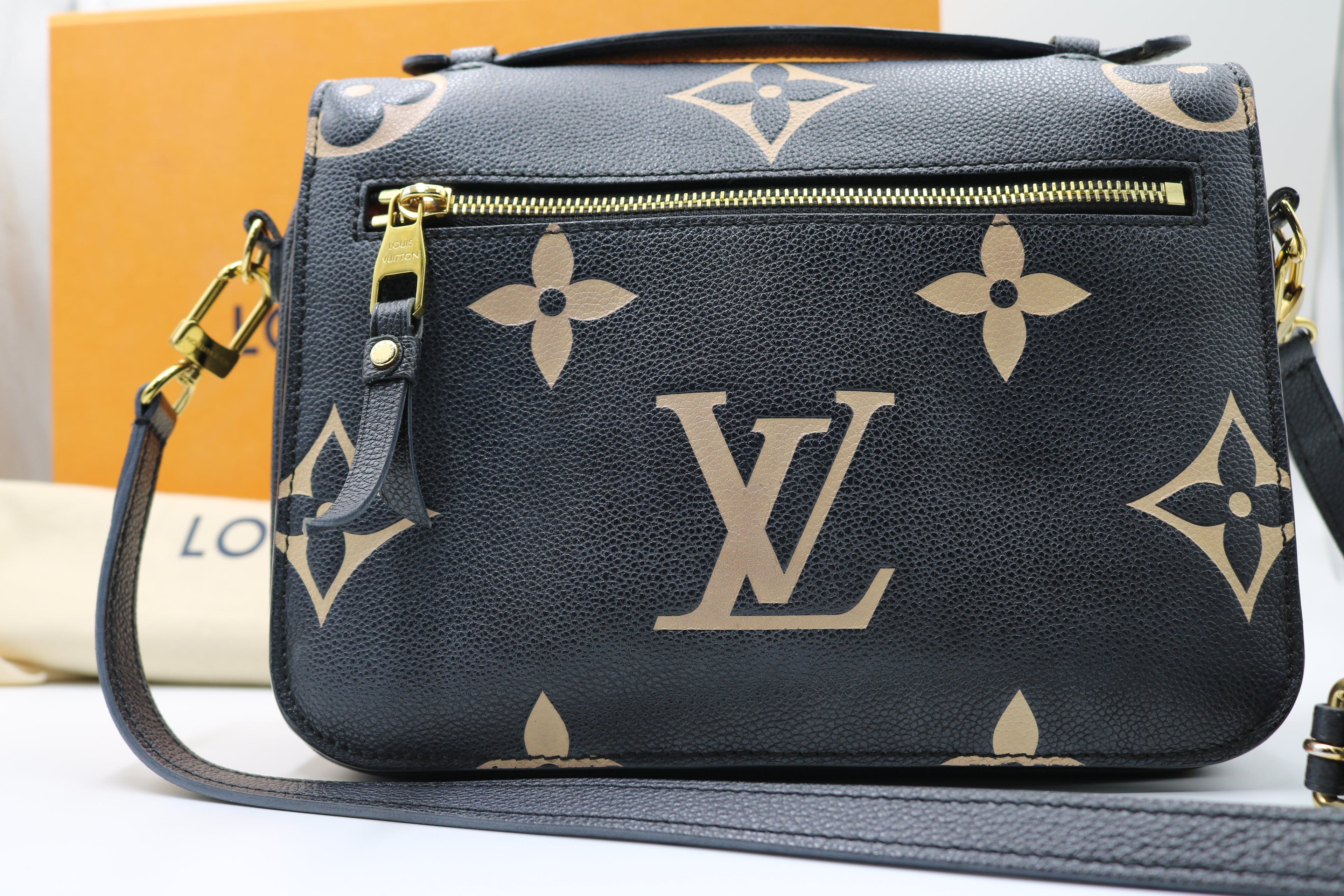 Louis Vuitton Pochette Métis 2 Way Bag- Monogram Empreinte
