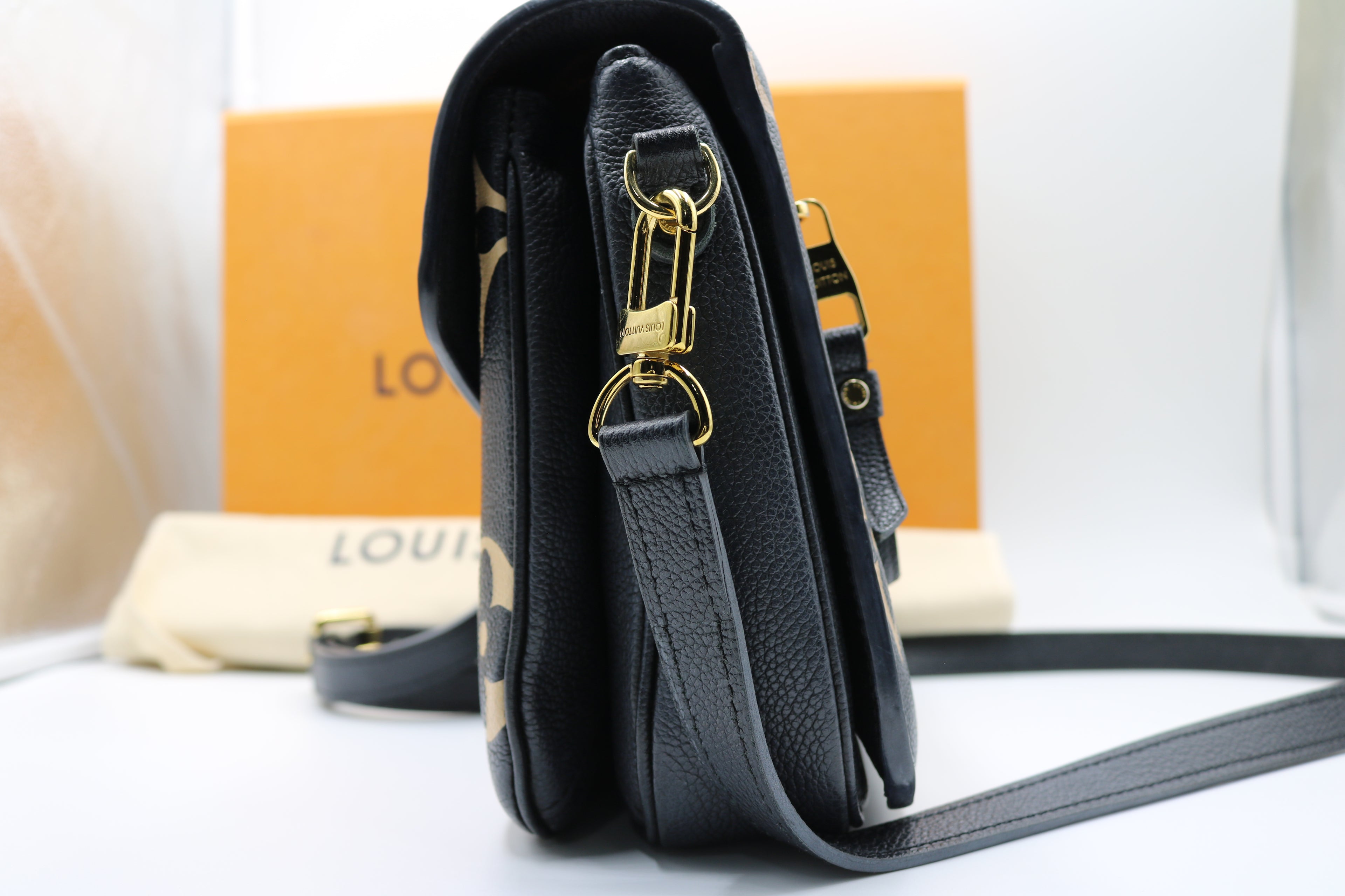 Louis Vuitton Pochette Métis 2 Way Bag- Monogram Empreinte