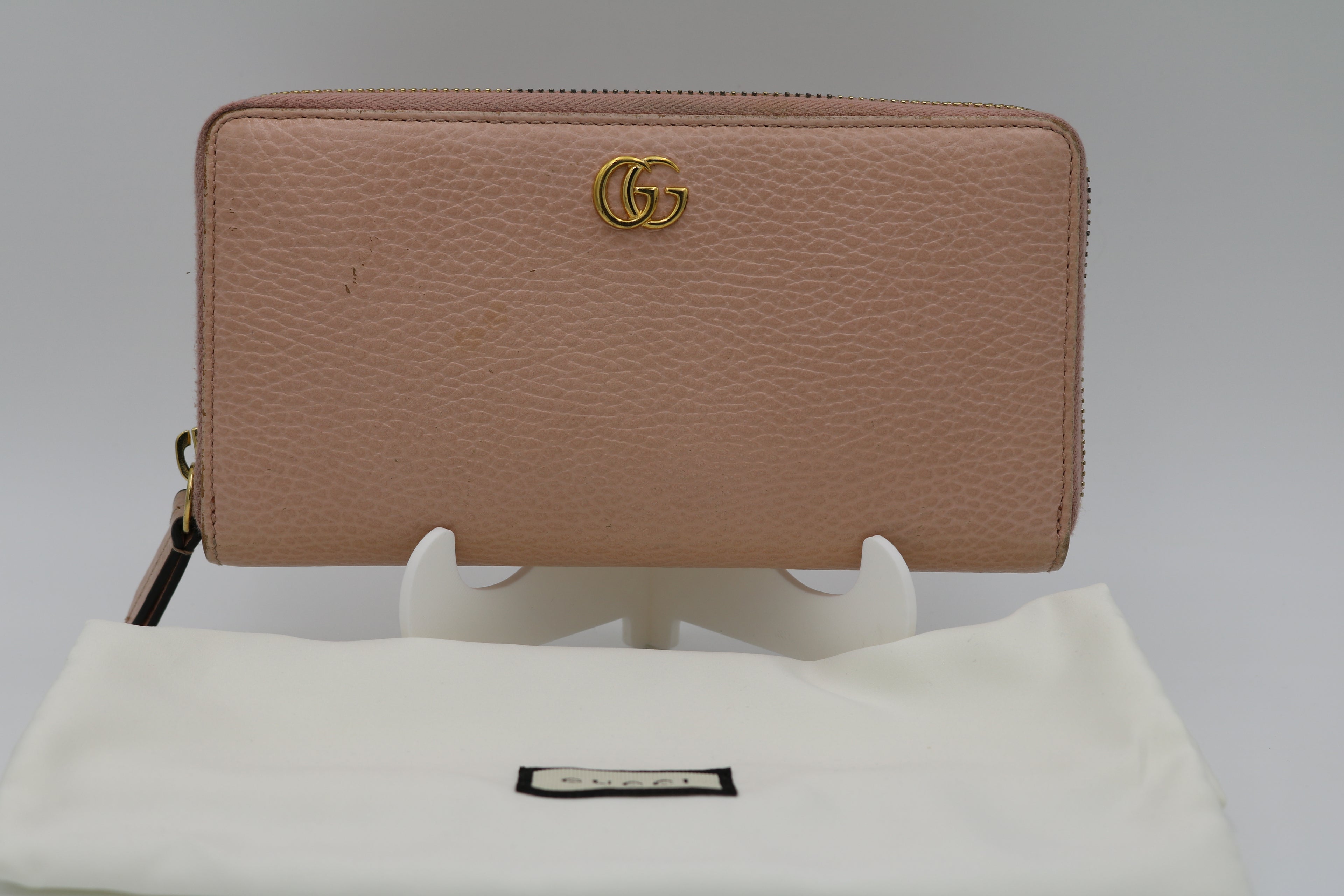 Gucci GG Marmont zip around wallet- Blush Pink