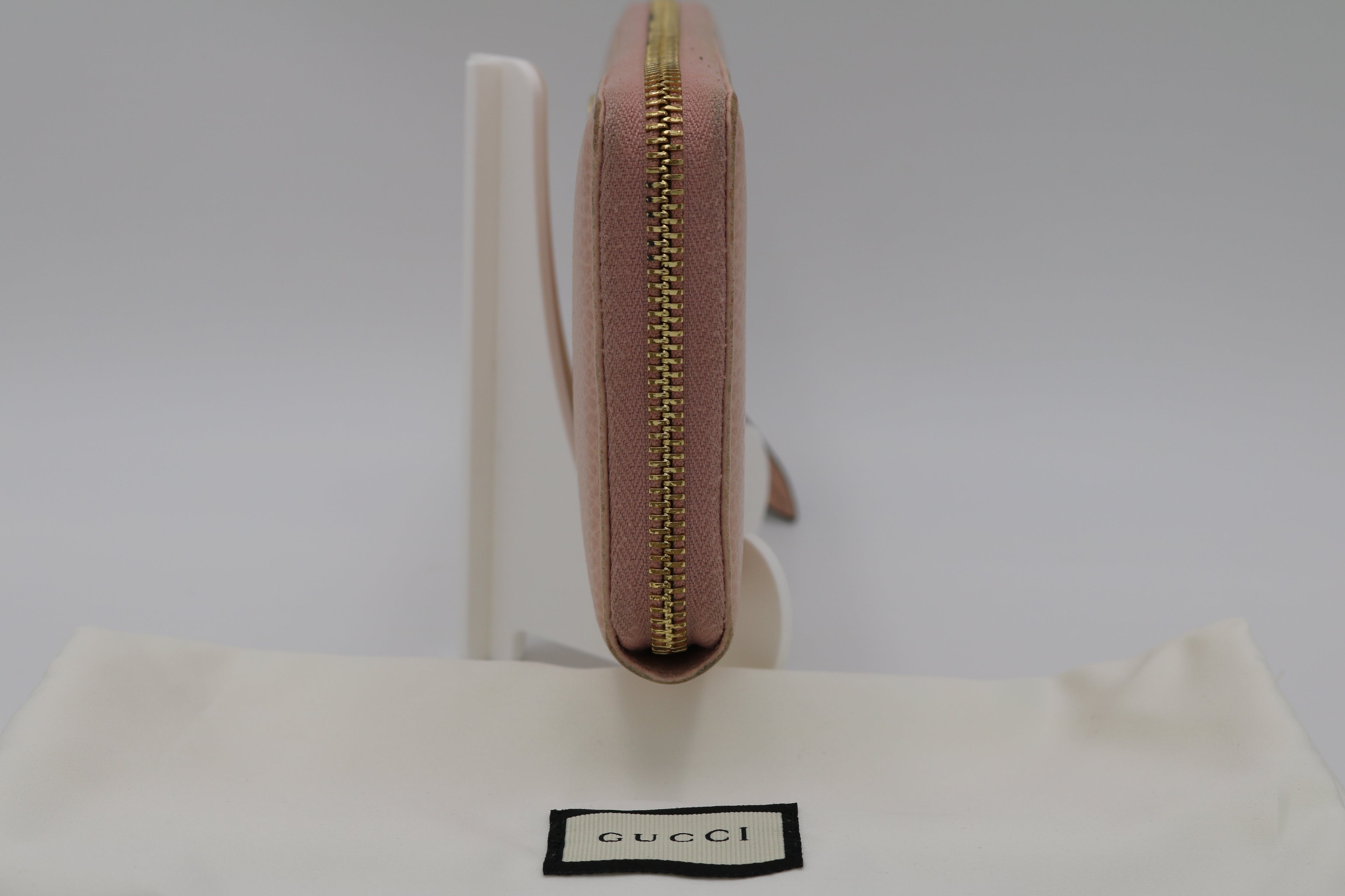 Gucci GG Marmont zip around wallet- Blush Pink
