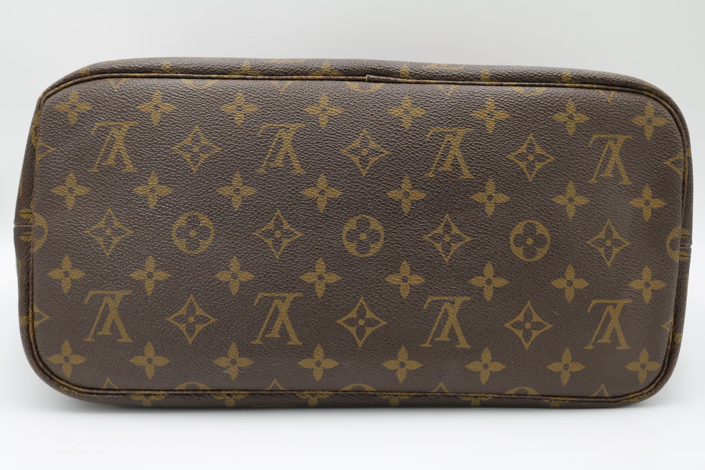 Louis Vuitton Neverfull Monogram Tote MM M40156