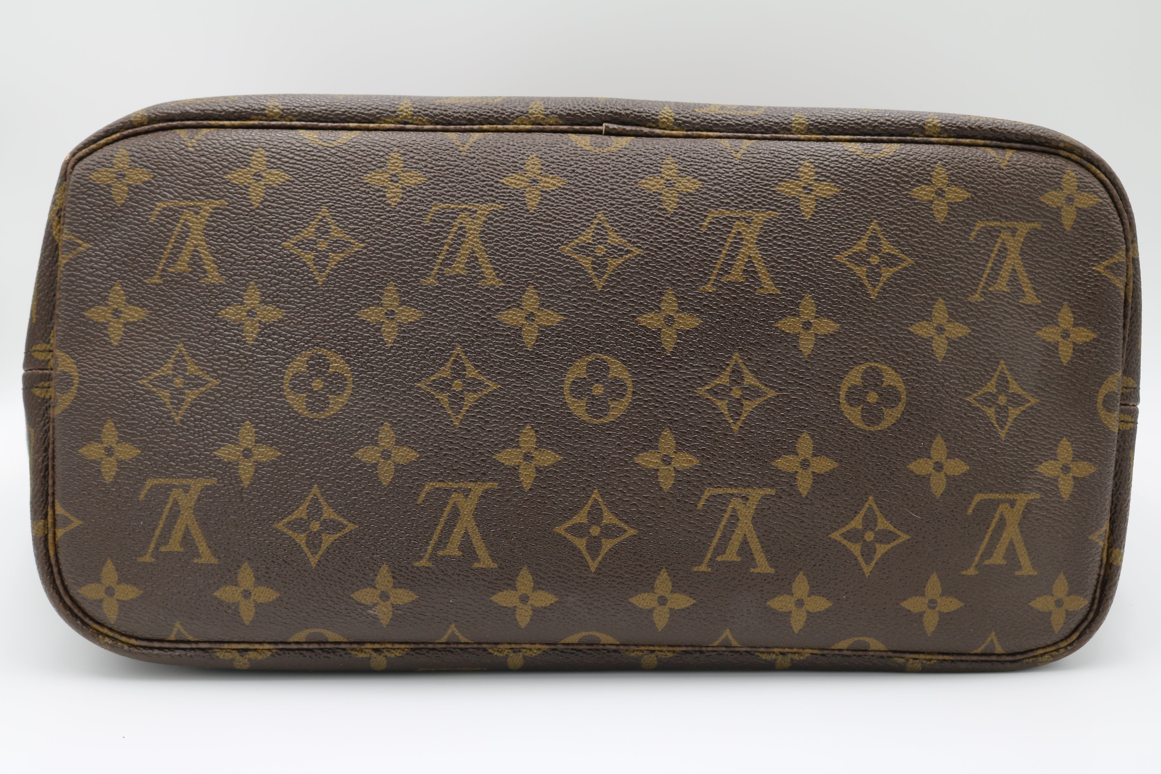 Louis Vuitton Neverfull Monogram Tote MM M40156