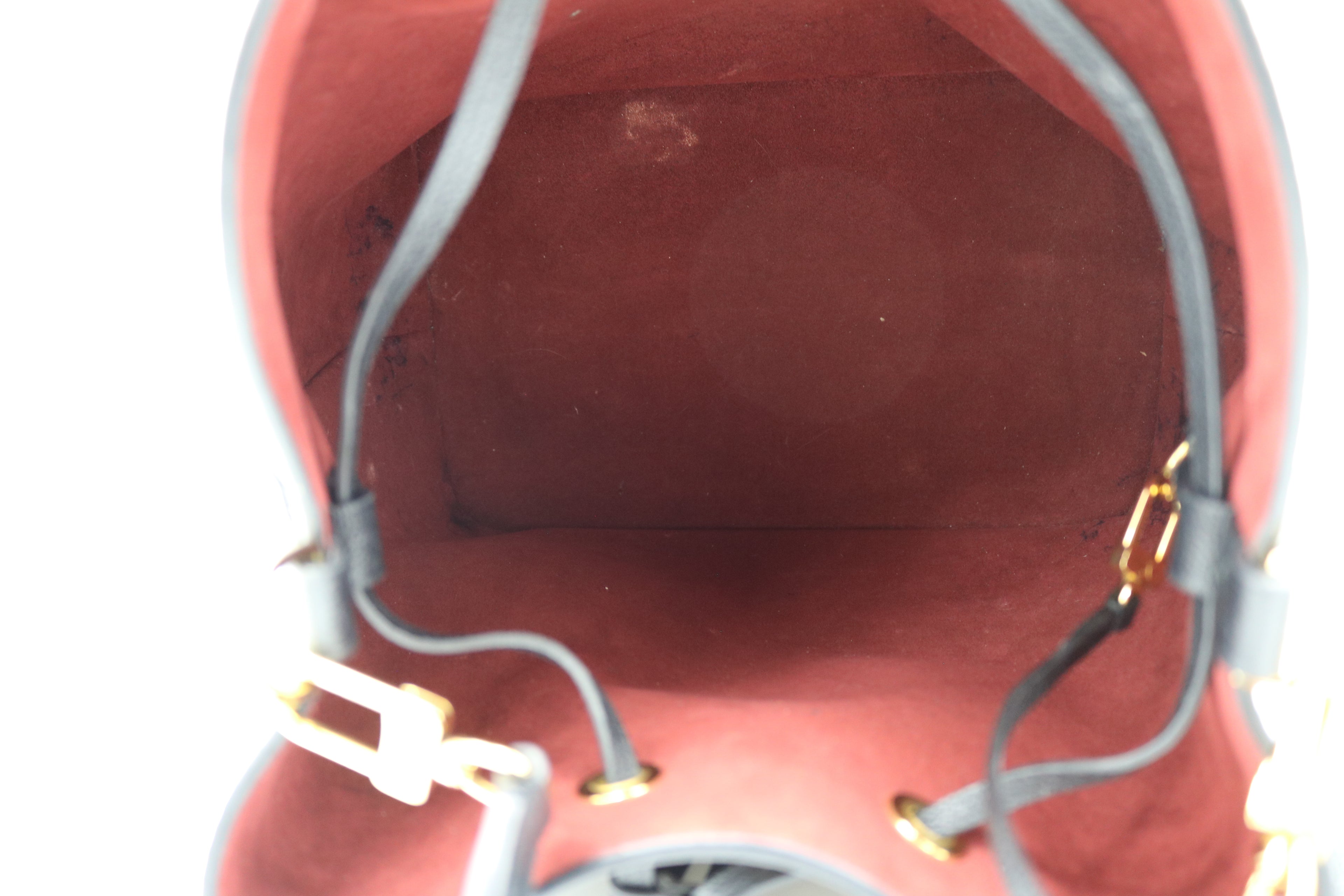 Louis Vuitton NéoNoé MM Bucket Bag with Pouch